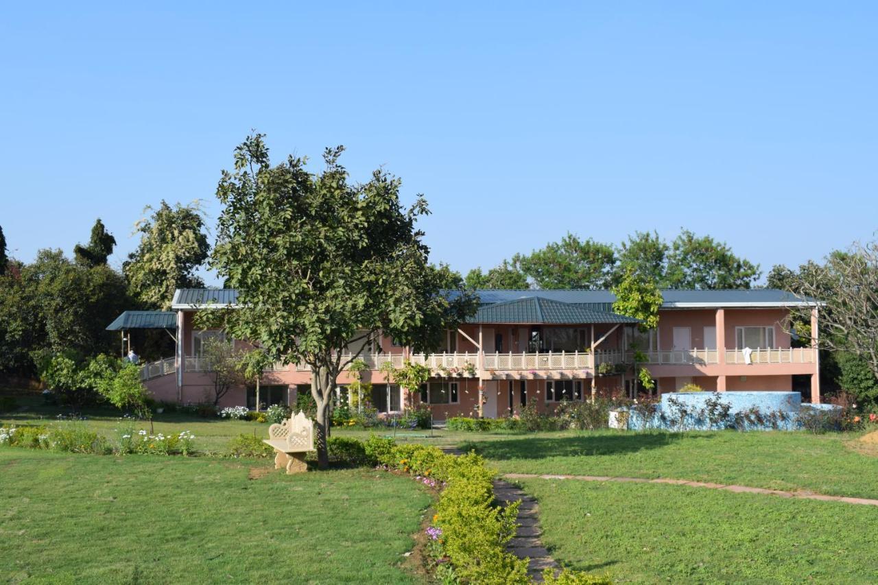 Villa Aravali Hill View Estate à Gurgaon Extérieur photo