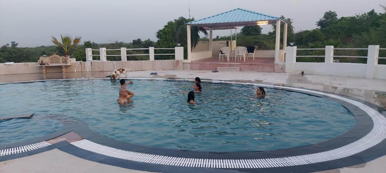 Villa Aravali Hill View Estate à Gurgaon Extérieur photo