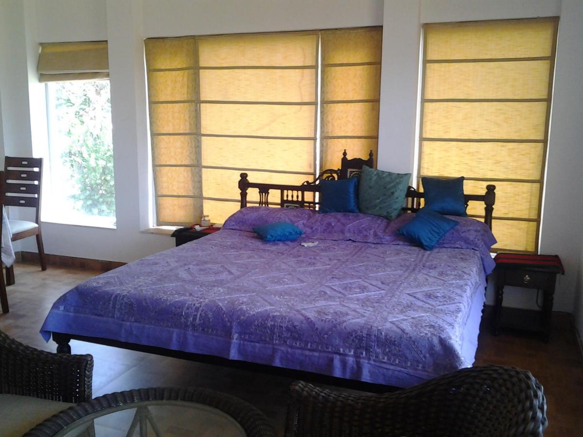 Villa Aravali Hill View Estate à Gurgaon Extérieur photo