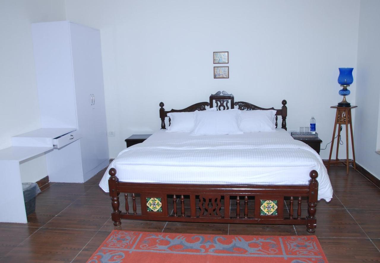 Villa Aravali Hill View Estate à Gurgaon Extérieur photo